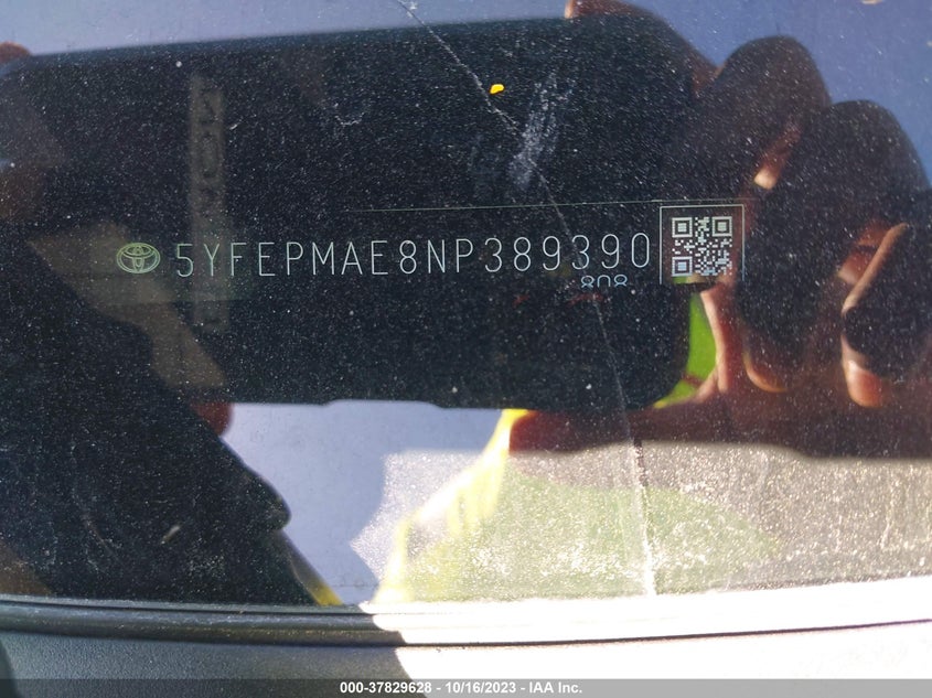 VIN 5YFEPMAE8NP389390 2022 TOYOTA COROLLA LE
