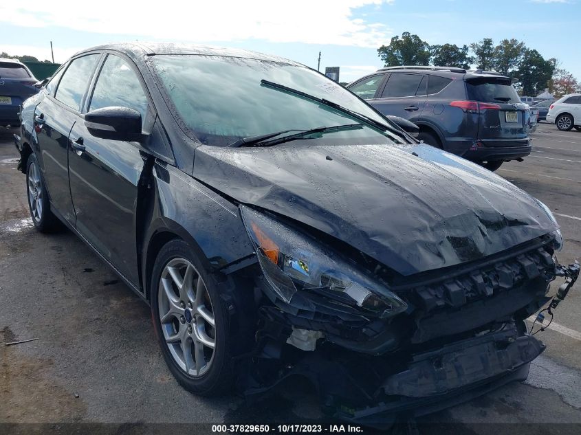 2015 FORD FOCUS SE - 1FADP3F25FL251987