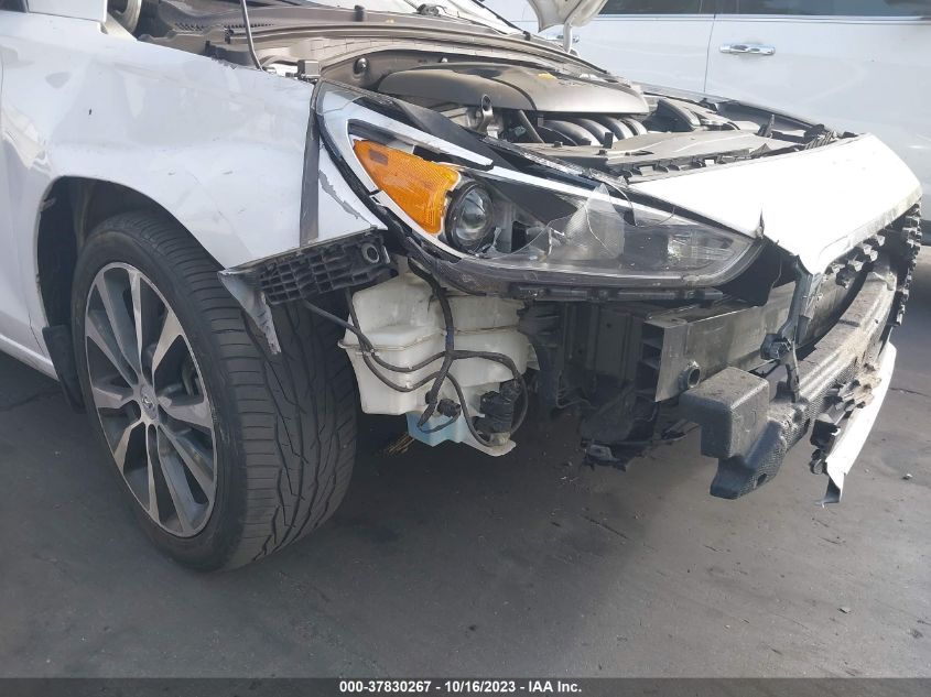 2018 HYUNDAI ELANTRA GT - KMHH35LE5JU075233