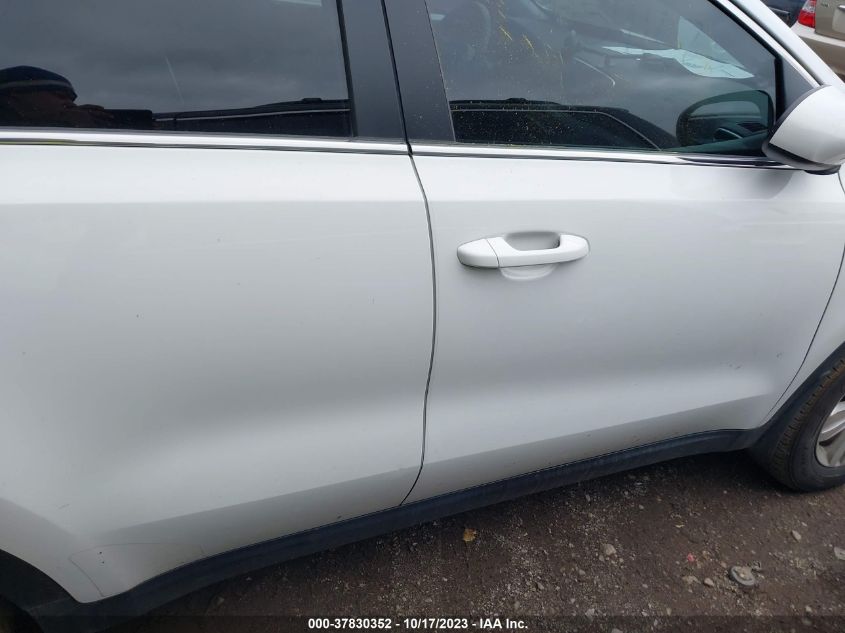 2018 KIA SPORTAGE LX - KNDPMCAC5J7408788