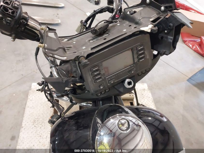 2019 HARLEY-DAVIDSON FLHT 1HD1FVC28KB661469