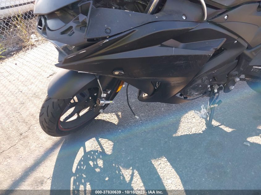 2015 YAMAHA YZFR3 MH3RH06Y0FK008840