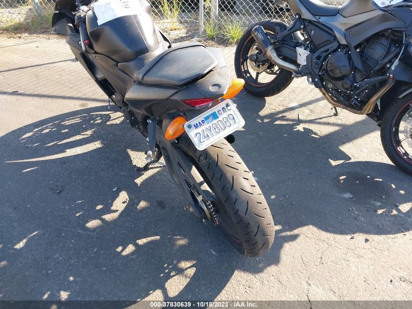 2015 YAMAHA YZFR3 MH3RH06Y0FK008840