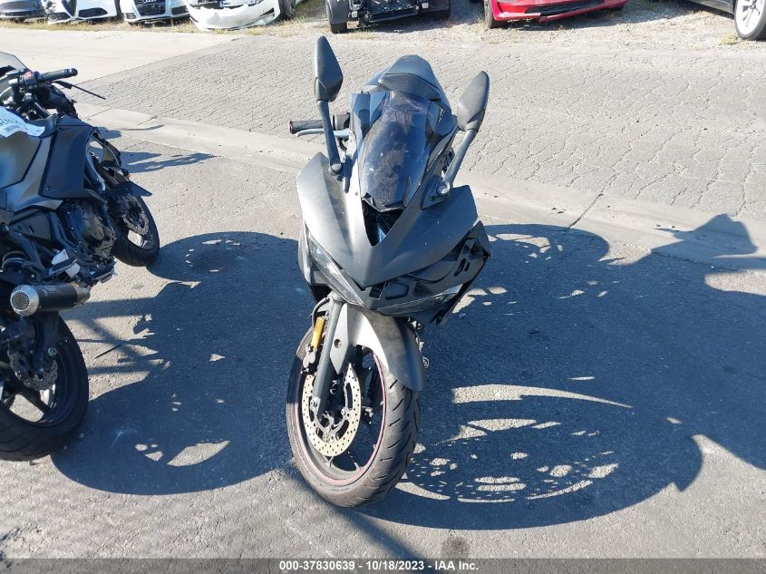 2015 YAMAHA YZFR3 MH3RH06Y0FK008840