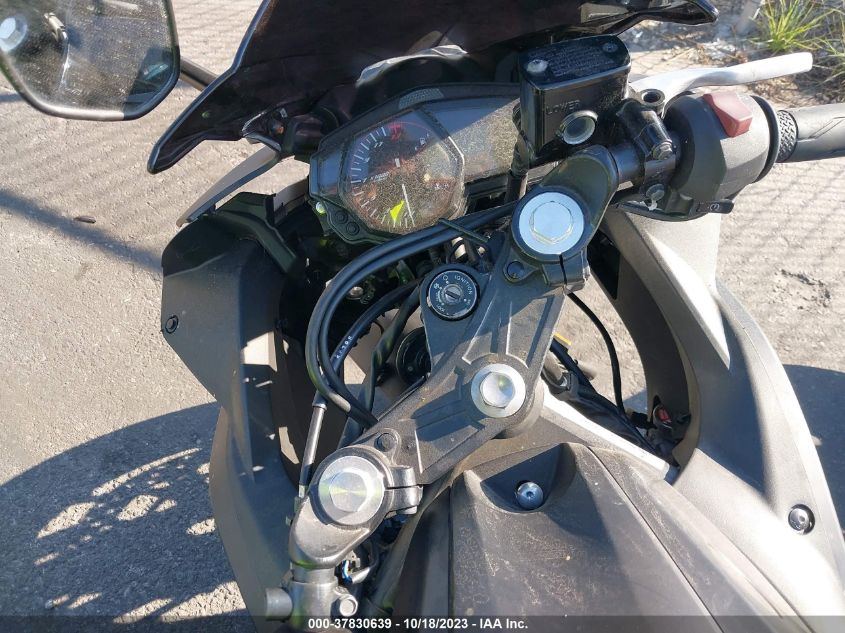 2015 YAMAHA YZFR3 MH3RH06Y0FK008840