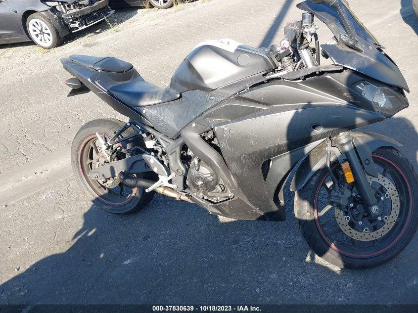 2015 YAMAHA YZFR3 MH3RH06Y0FK008840