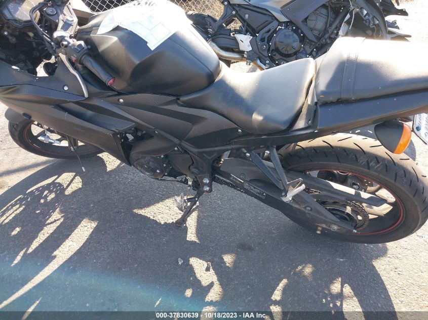 2015 YAMAHA YZFR3 MH3RH06Y0FK008840