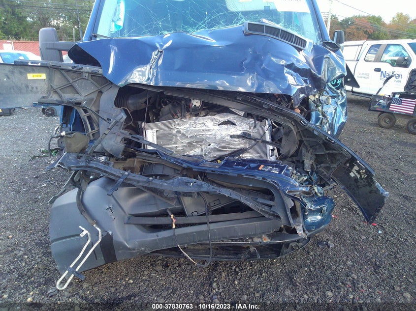 VIN 1FTYR1CM0JKB27446 2018 FORD TRANSIT VAN