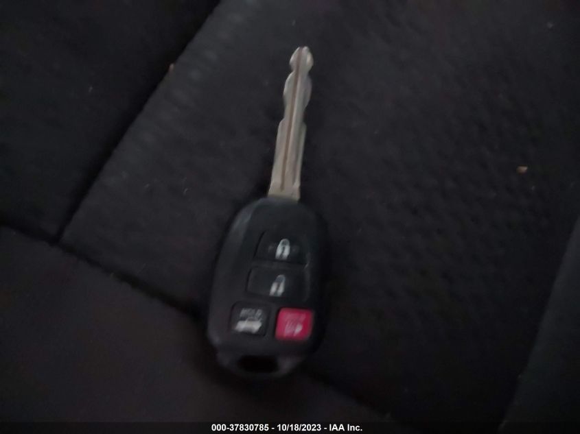 2019 TOYOTA COROLLA LE - 2T1BURHE6KC242852