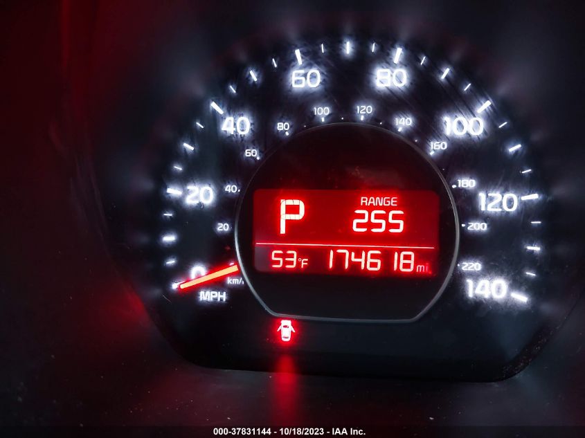 2016 KIA SOUL + - KNDJP3A57G7260165