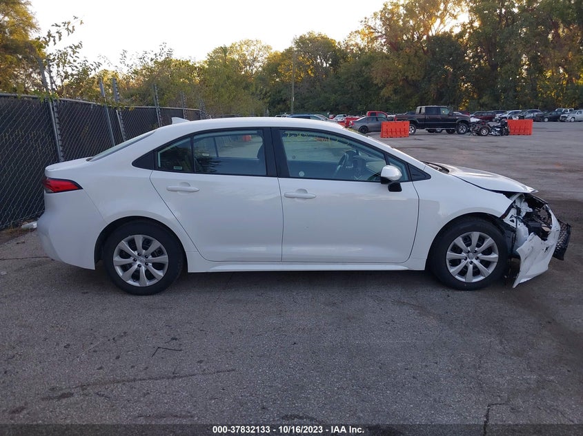 VIN 5YFEPMAE1NP305930 2022 TOYOTA COROLLA LE