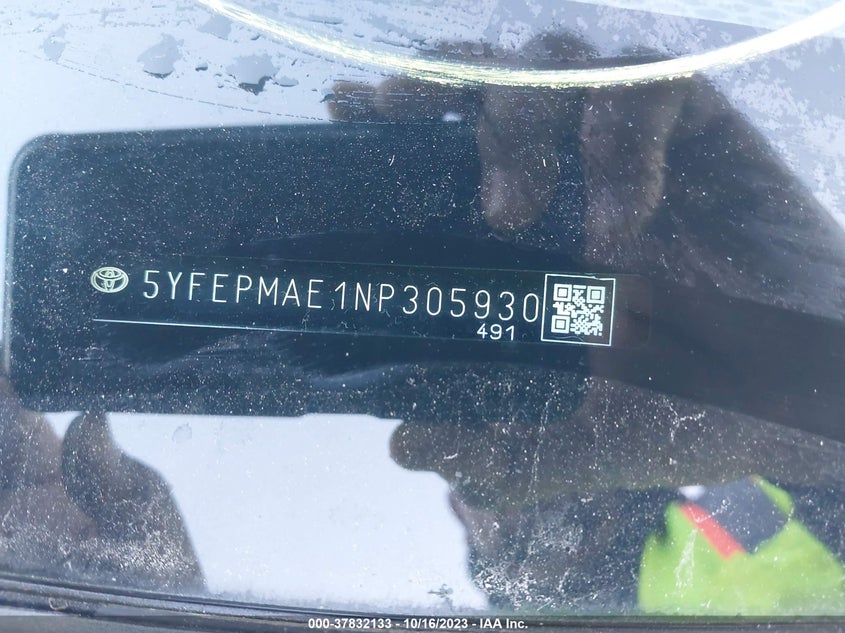 VIN 5YFEPMAE1NP305930 2022 TOYOTA COROLLA LE