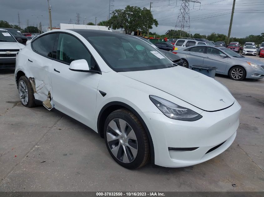 7SAYGAEE7PF591385 Tesla Model Y  