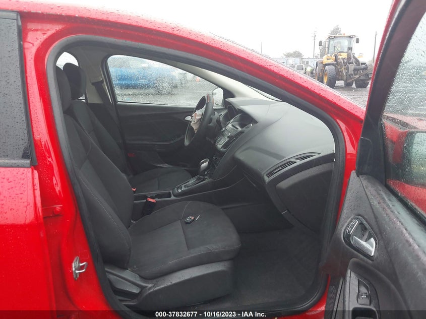 VIN 1FADP3F27HL223076 2017 FORD FOCUS SE