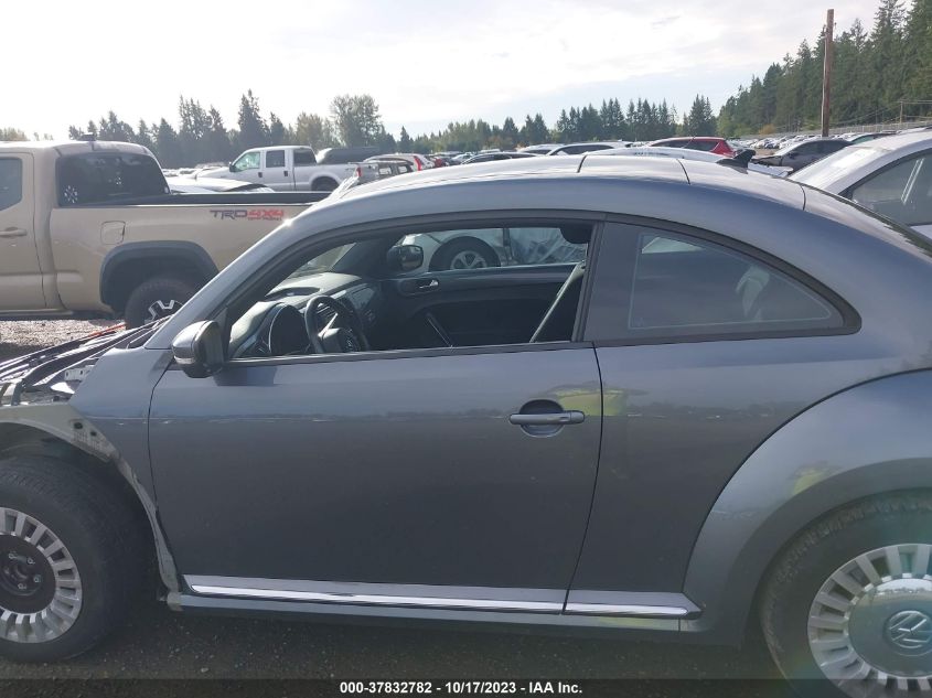2013 VOLKSWAGEN BEETLE COUPE 2.5L W/SUN - 3VWJP7AT5DM681757