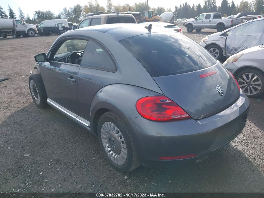 2013 VOLKSWAGEN BEETLE COUPE 2.5L W/SUN - 3VWJP7AT5DM681757