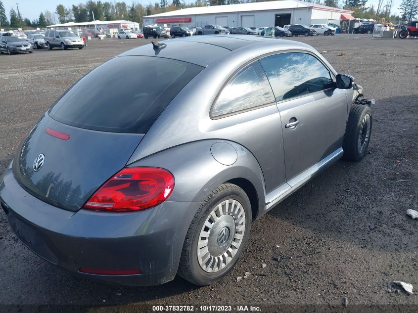2013 VOLKSWAGEN BEETLE COUPE 2.5L W/SUN - 3VWJP7AT5DM681757