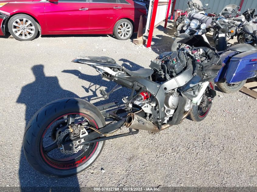 2011 KAWASAKI ZX1000 J JKAZXCJ16BA001608