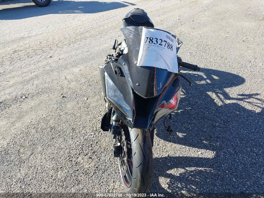 2011 KAWASAKI ZX1000 J JKAZXCJ16BA001608