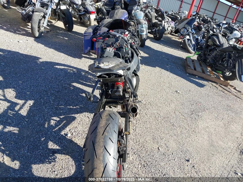 2011 KAWASAKI ZX1000 J JKAZXCJ16BA001608