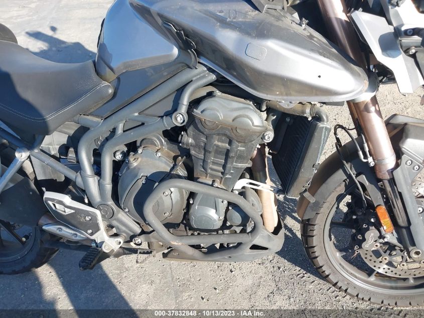 2013 TRIUMPH MOTORCYCLE TIGER EXPLORER SMTF02XK2DJ556972