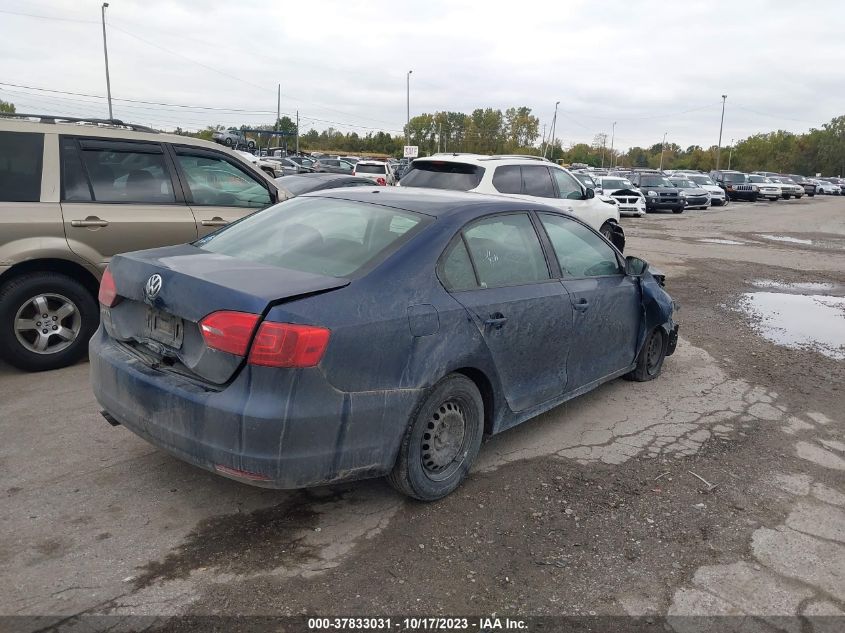 2014 VOLKSWAGEN JETTA SEDAN S - 3VW2K7AJ7EM322543