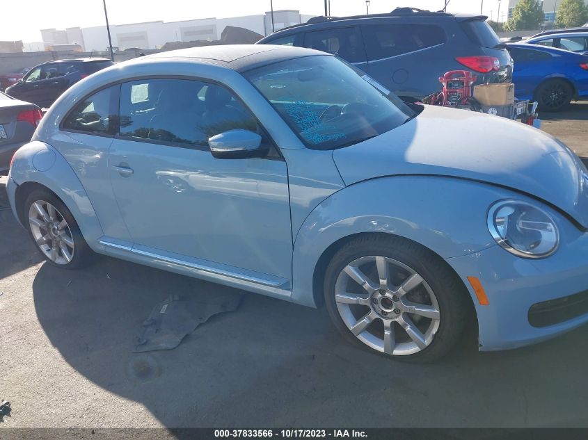 2013 VOLKSWAGEN BEETLE COUPE 2.5L W/SUN/SOUND/NAV - 3VWJP7AT8DM693529