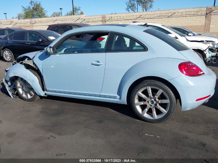 2013 VOLKSWAGEN BEETLE COUPE 2.5L W/SUN/SOUND/NAV - 3VWJP7AT8DM693529