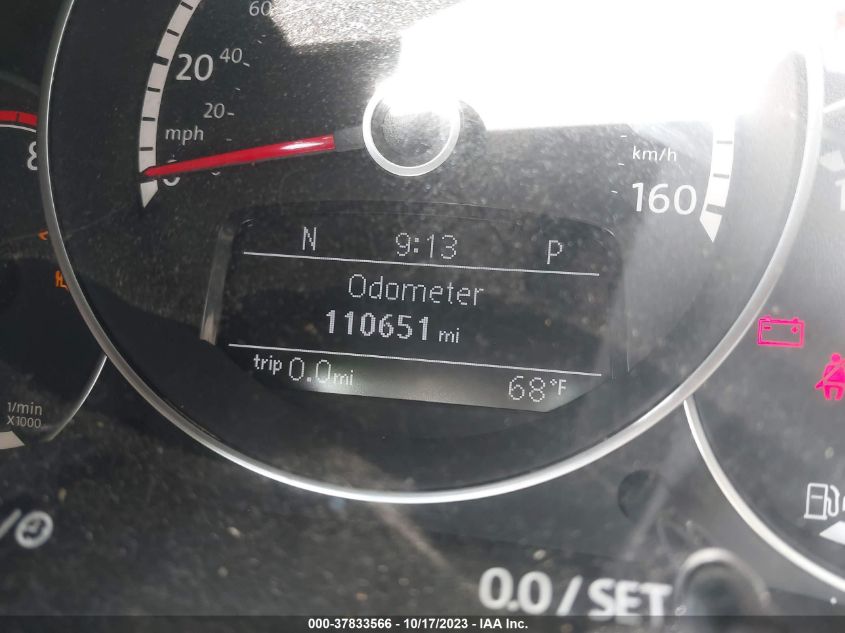 2013 VOLKSWAGEN BEETLE COUPE 2.5L W/SUN/SOUND/NAV - 3VWJP7AT8DM693529