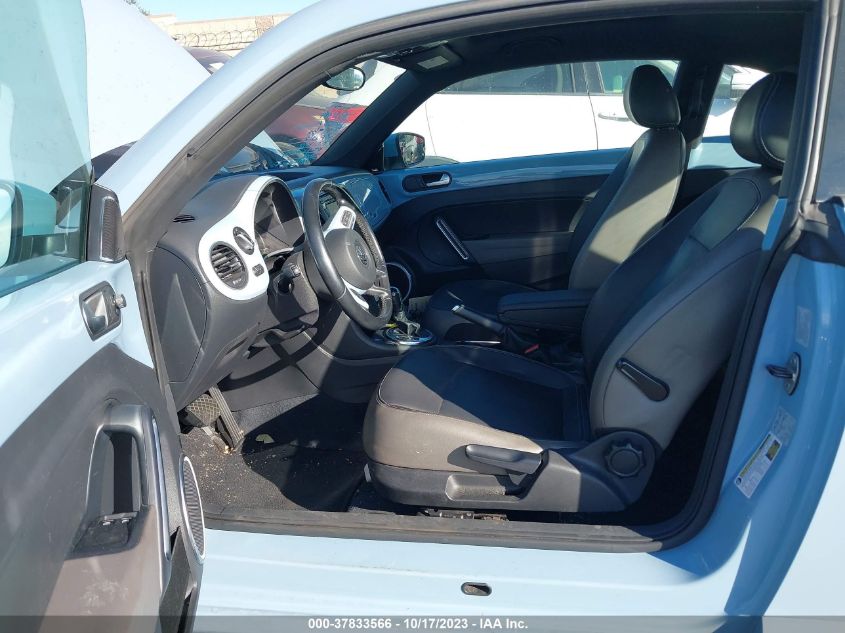 2013 VOLKSWAGEN BEETLE COUPE 2.5L W/SUN/SOUND/NAV - 3VWJP7AT8DM693529
