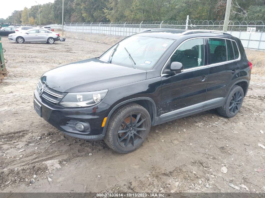 2013 VOLKSWAGEN TIGUAN SE W/SUNROOF & NAV - WVGAV3AX3DW586159