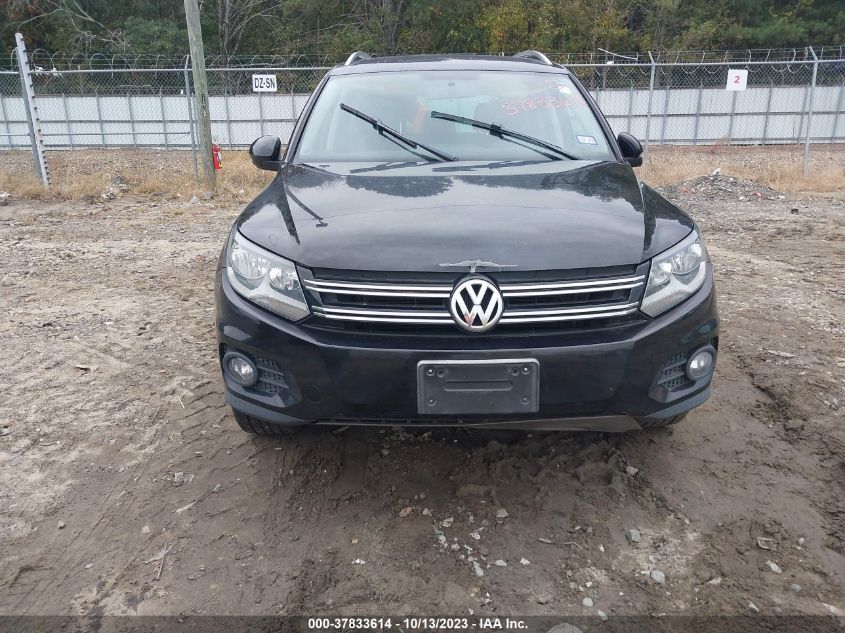 2013 VOLKSWAGEN TIGUAN SE W/SUNROOF & NAV - WVGAV3AX3DW586159