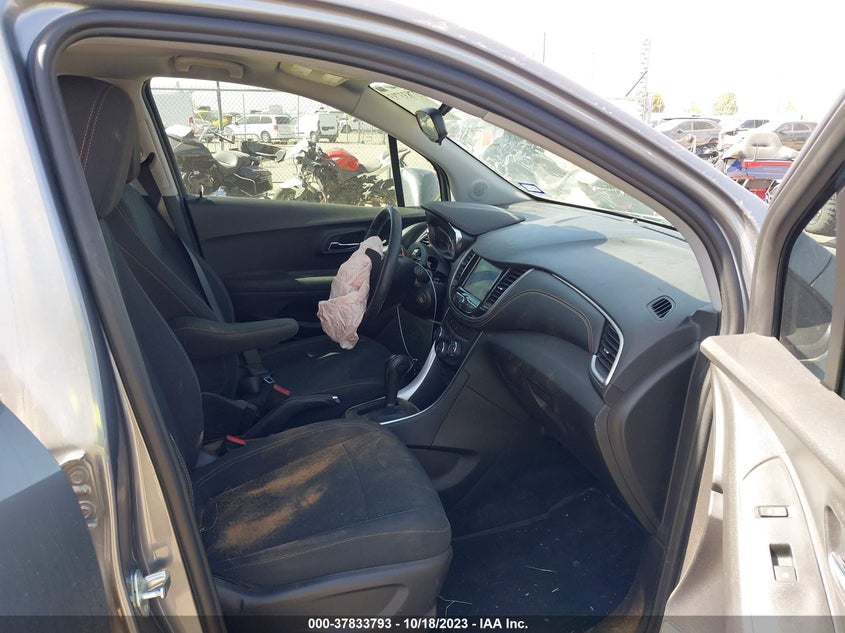 VIN 3GNCJKSB8LL307967 2020 CHEVROLET TRAX LS
