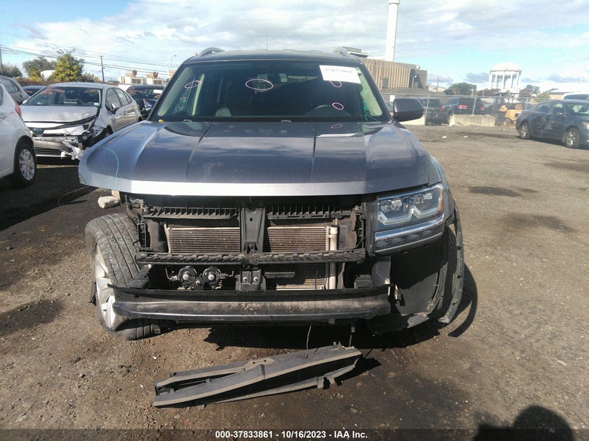 VIN 1V2KR2CA8JC565870 2018 VOLKSWAGEN ATLAS 3.6L V6 SE