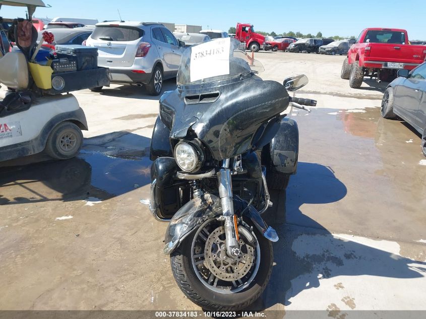 2015 HARLEY-DAVIDSON FLHTCUTG TRI GLIDE ULTRA 1HD1MAL15FB855243