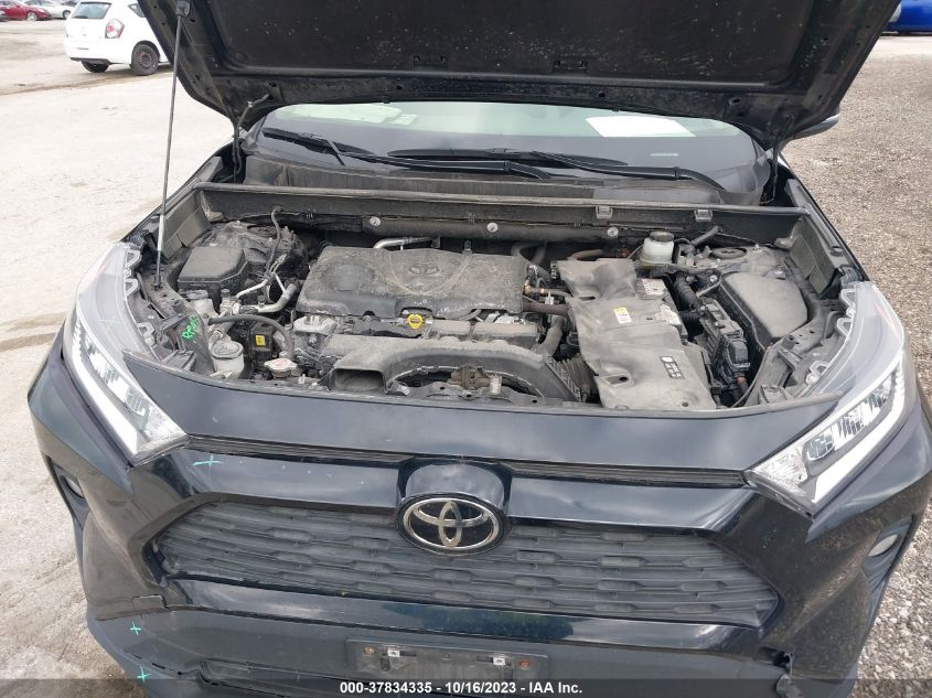 VIN JTMP1RFV3MD074076 2021 TOYOTA RAV4 XLE