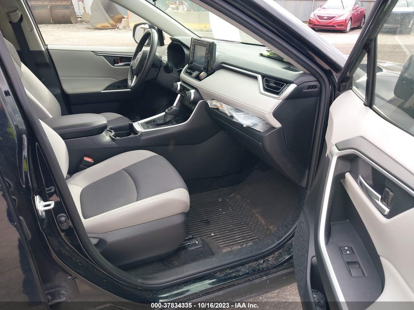 VIN JTMP1RFV3MD074076 2021 TOYOTA RAV4 XLE