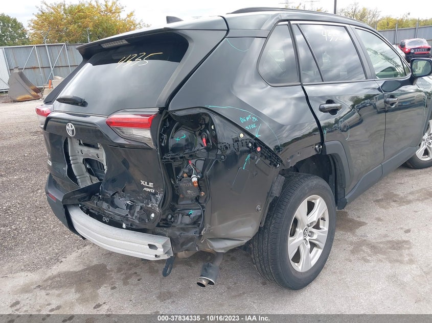 VIN JTMP1RFV3MD074076 2021 TOYOTA RAV4 XLE