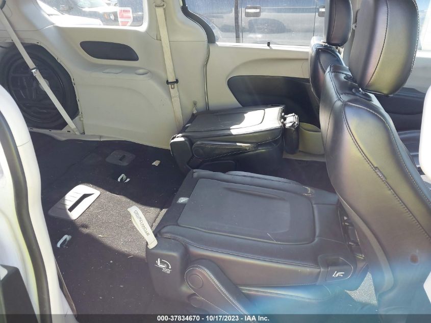 VIN 2C4RC1DG7LR182060 2020 CHRYSLER VOYAGER LXI
