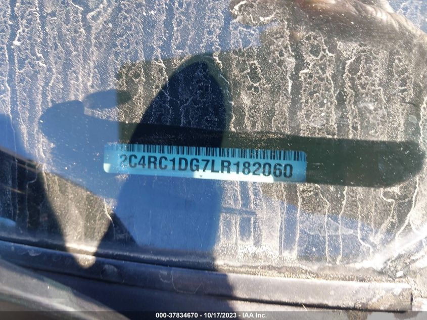 VIN 2C4RC1DG7LR182060 2020 CHRYSLER VOYAGER LXI