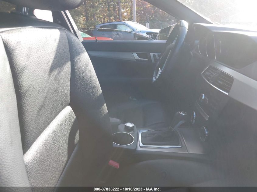 2013 MERCEDES-BENZ C 250 SPORT/LUXURY WDDGF4HB2DR264080