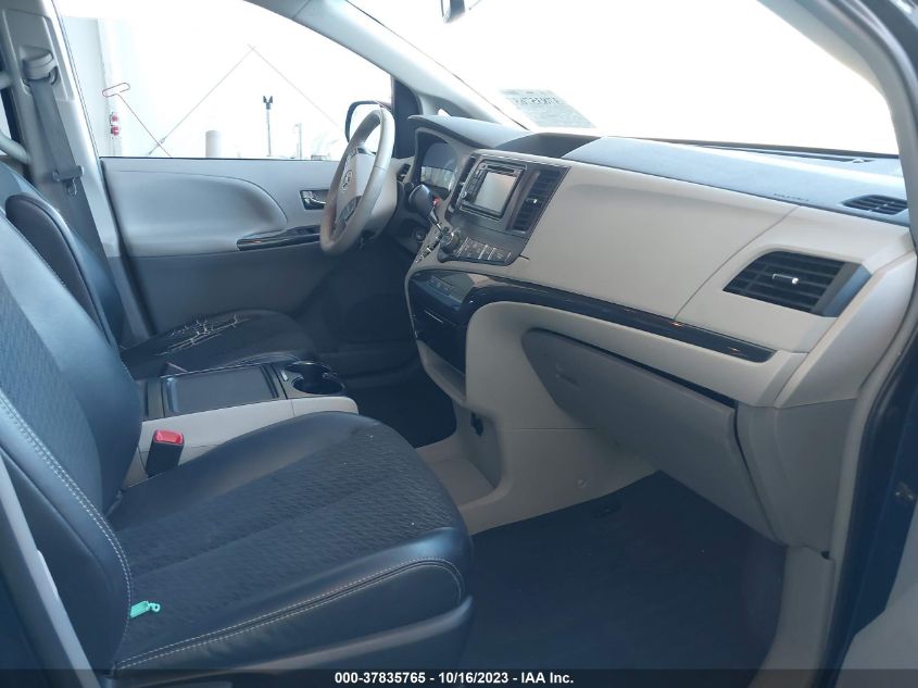 5TDXK3DC2CS263039 2012 TOYOTA SIENNA, photo no. 5