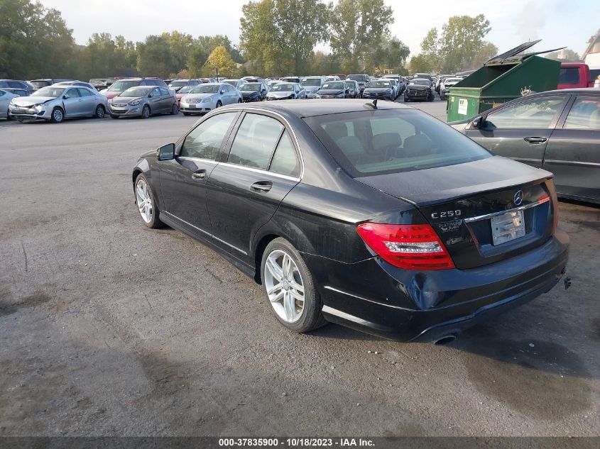 2013 MERCEDES-BENZ C 250 SPORT/LUXURY WDDGF4HB4DR262525