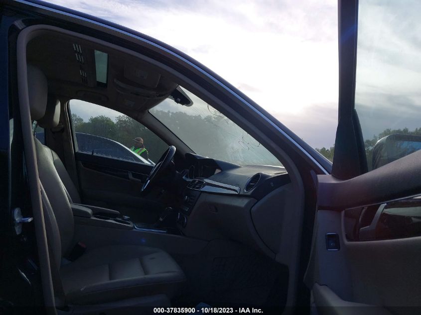 2013 MERCEDES-BENZ C 250 SPORT/LUXURY WDDGF4HB4DR262525