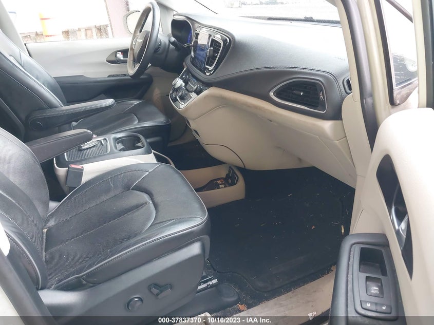 VIN 2C4RC1GGXHR748148 2017 CHRYSLER PACIFICA LIMITED