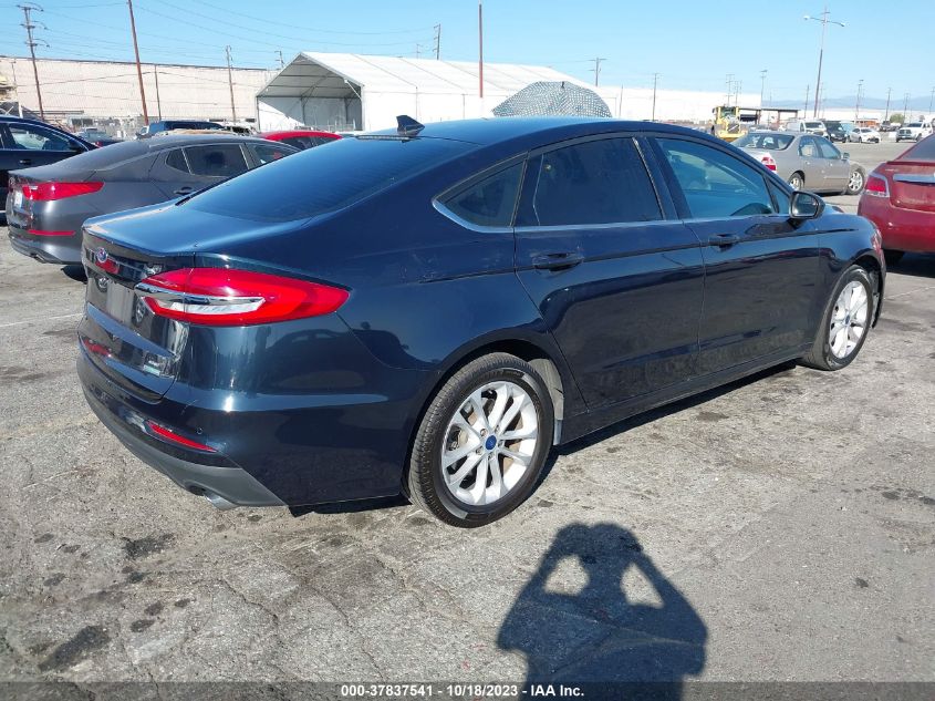 3FA6P0HD1LR189619 Ford Fusion SE 4