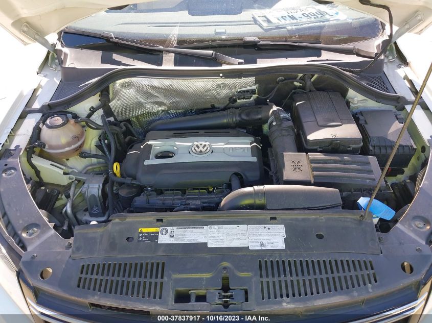2016 VOLKSWAGEN TIGUAN S - WVGBV7AX5GW574997