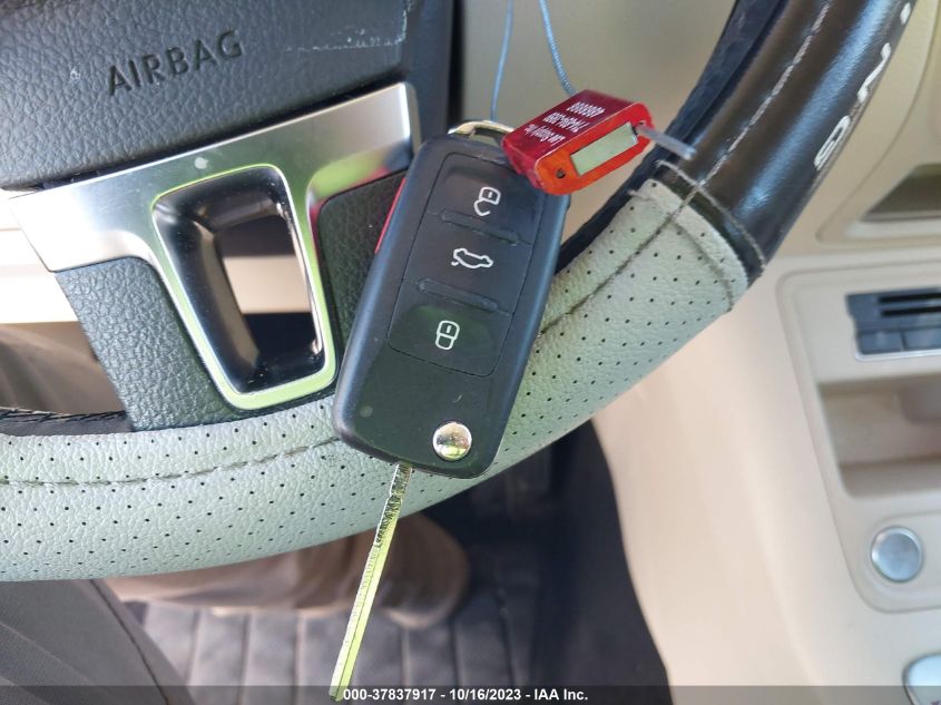 2016 VOLKSWAGEN TIGUAN S - WVGBV7AX5GW574997