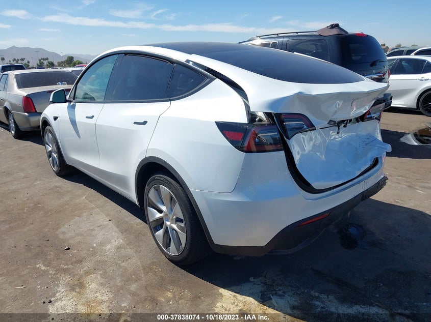 VIN 7SAYGDEE1PA104938 2023 TESLA MODEL Y LONG RANGE