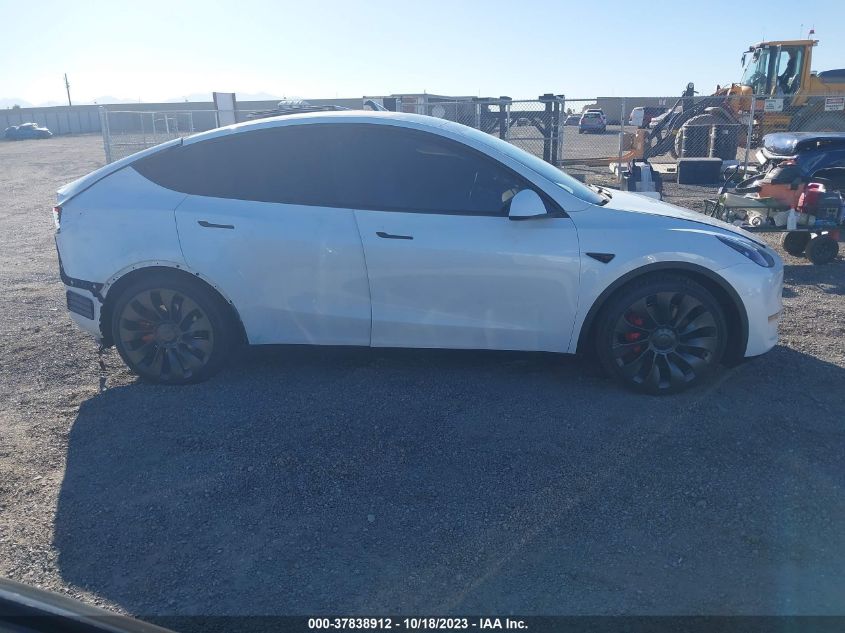 7SAYGDEF1PF636654 Tesla Model Y PERFORMANCE 14